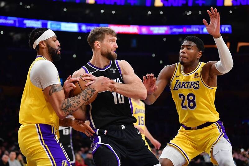 Lakers’ Lead Eclipsed by Kings: AD Trapped in the Sabonis Curse